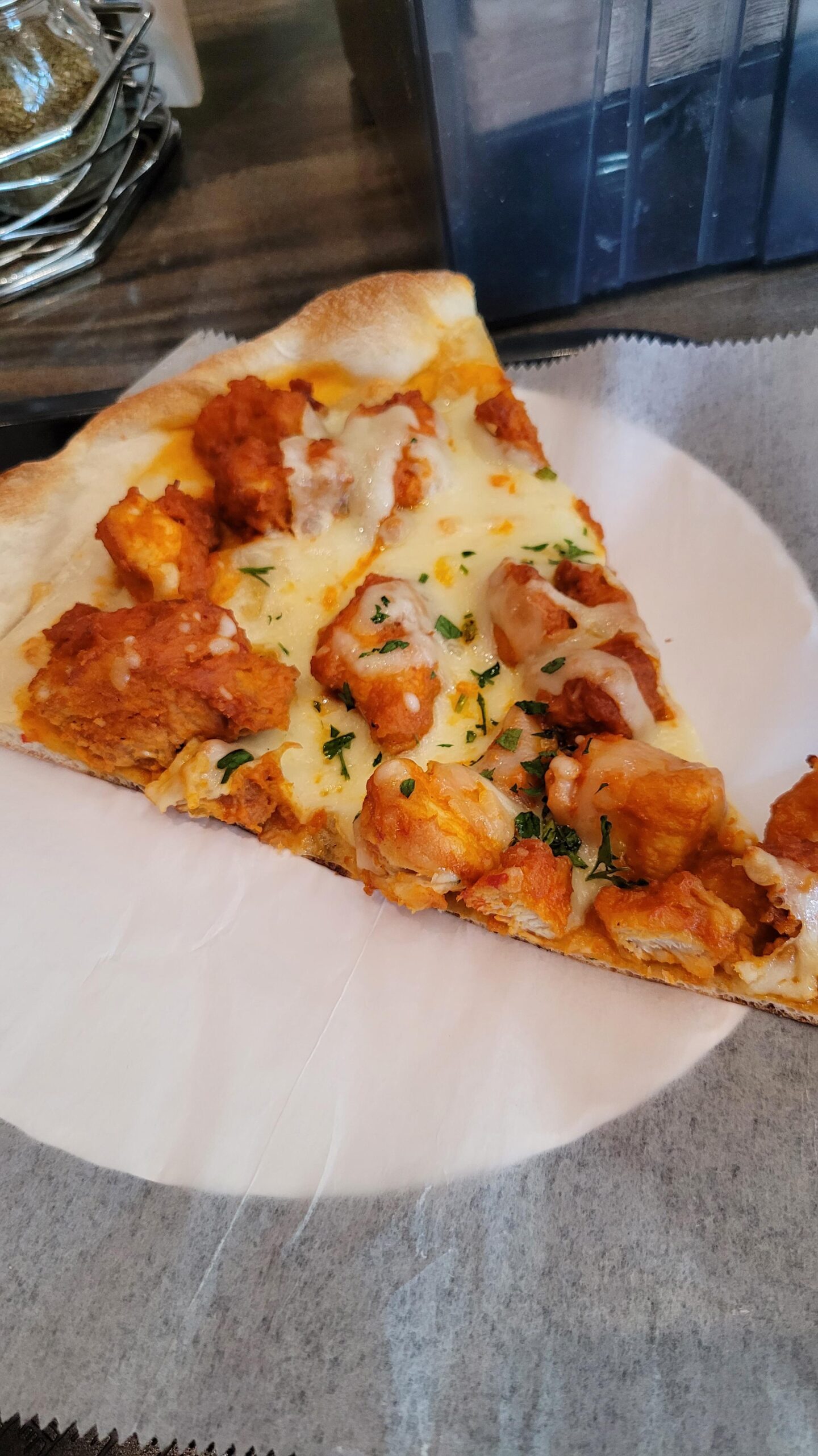 C.P. LA MANNOS HAVE A PIZZA : BUFFALO PIZZA